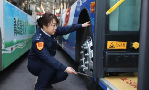 熱議 | 公交車事故多地頻發(fā)，如何規(guī)避？“智驅(qū)公交”保障出行安全