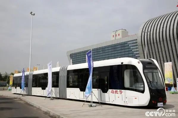 30米長(zhǎng)公交車(chē)“ART”現(xiàn)身湖北襄陽(yáng)，一次可運(yùn)輸300人！(圖3)