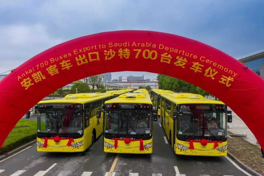 700輛!安凱客車(chē)再出口,打造中國(guó)客車(chē)“出?!睒影?圖1) 700輛!安凱客車(chē)再出口,打造中國(guó)客車(chē)“出?!睒影?圖1)