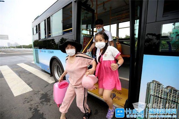 今日，北京市氣象部門預報顯示，京津冀地區(qū)于12日將有一次區(qū)域性強降雨天氣過程，大部分地區(qū)將出現(xiàn)大到暴雨，局地有大暴雨，為今年入汛以來最強降雨過程。    在全民高度關注的氛圍中，小編相信，很多人都是帶(圖2)