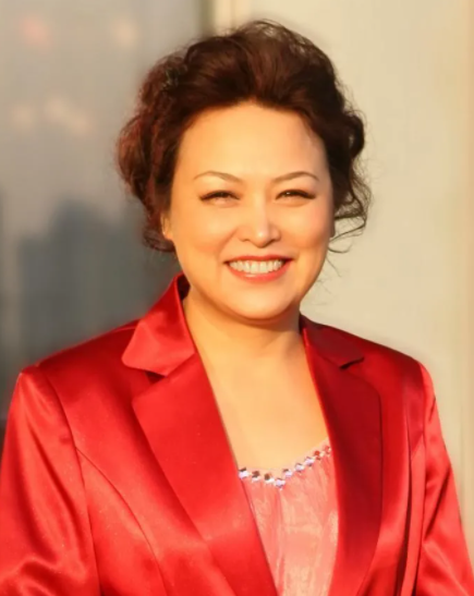 全國(guó)人大代表王鳳英：“新能源+智能化”將推動(dòng)中國(guó)汽車(chē)產(chǎn)業(yè)“彎道超車(chē)”(圖1)