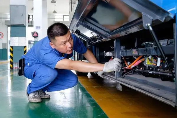 積水過線即報警！上海641輛公交車已裝涉水深度報警裝置(圖3)