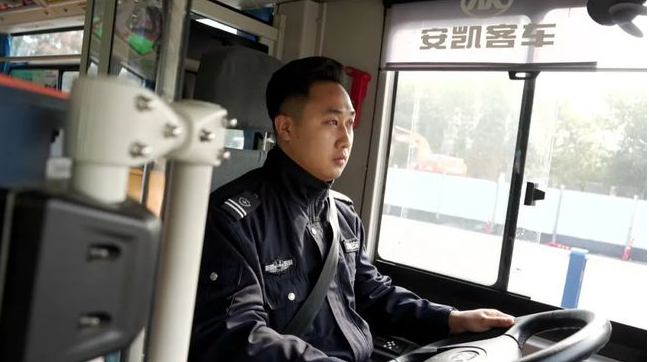 城市公交高手炫技，每個(gè)冠軍背后都有一輛安凱客車(圖1)