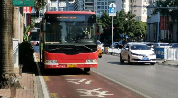 讓公交車“快”起來！南寧市公共交通機(jī)動(dòng)化出行分擔(dān)率達(dá)到50%以上(圖1)