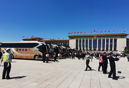 精準對位！兩會民生提出的適老化，金旅客車也要關注(圖1)