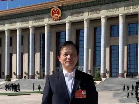 全國政協(xié)委員鐘志華：探索建立個人“碳賬戶”鼓勵公交出行，聚焦“雙碳”推進(jìn)城市公交創(chuàng)新發(fā)展(圖1)