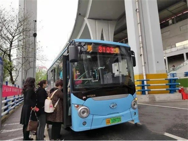 “靈活、經(jīng)濟(jì)、高效、環(huán)?！?蘇州金龍純電微巴助力重慶公共出行(圖3)